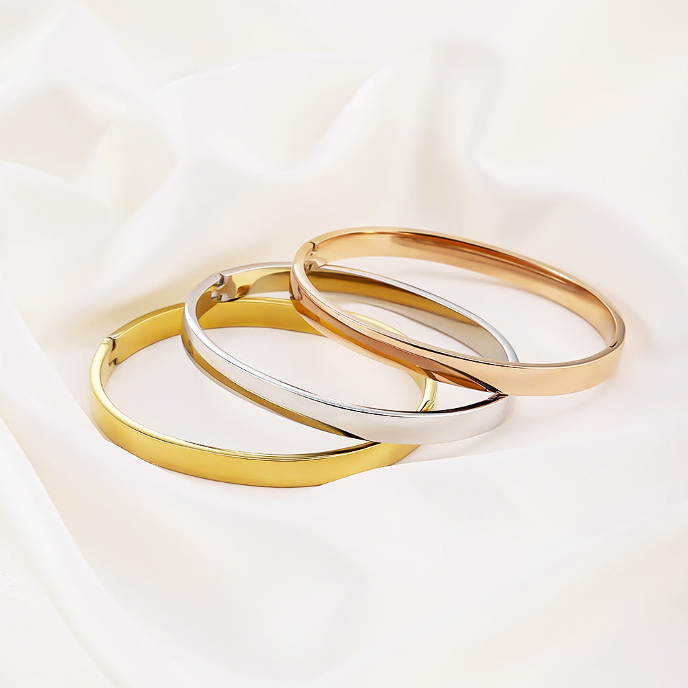 Fashionable And Minimalist Titanium Steel Bracelet With A Personalized Curved Design