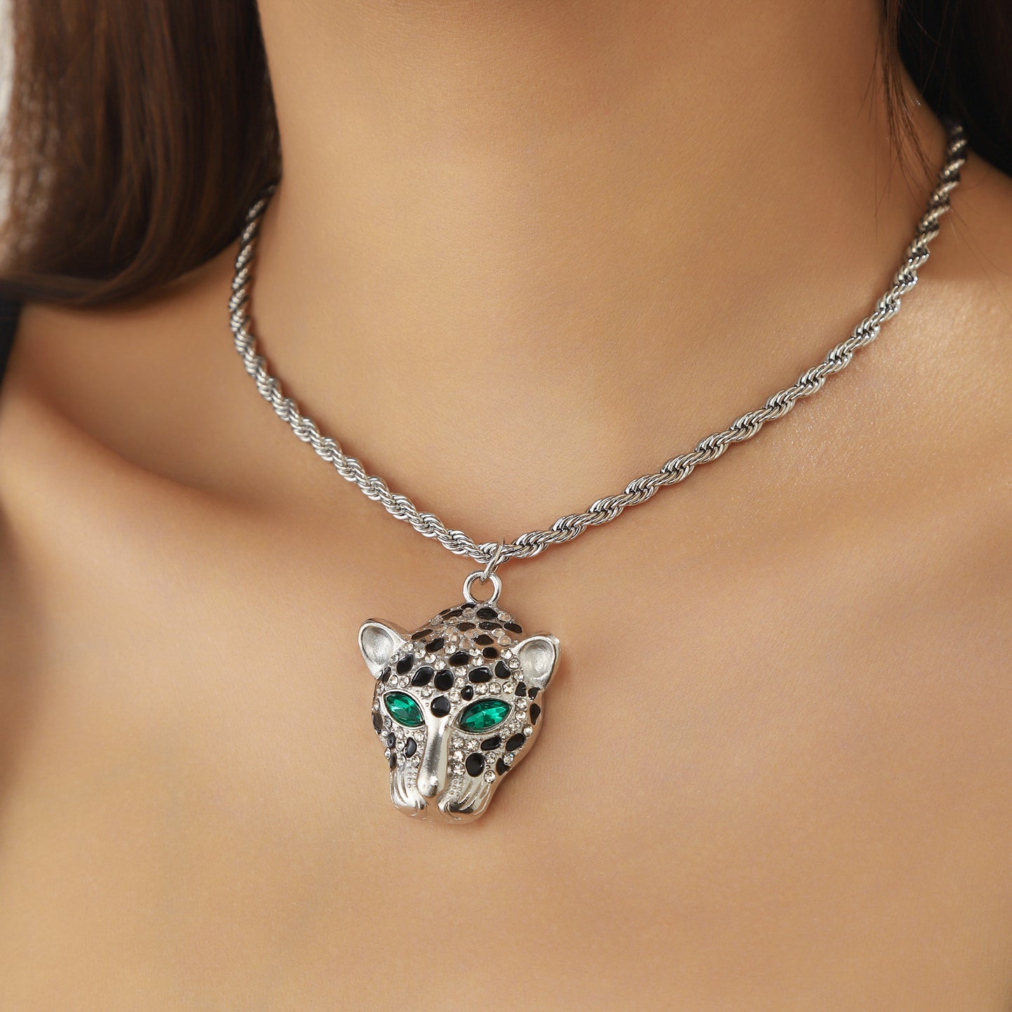 Shining Leopard Water Diamond Inlaid Necklace